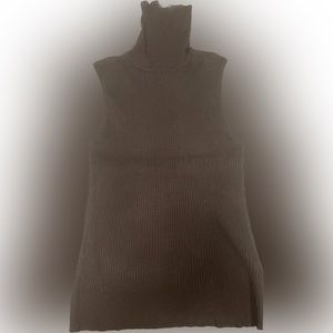 Cable & Gauge sleeveless turtleneck